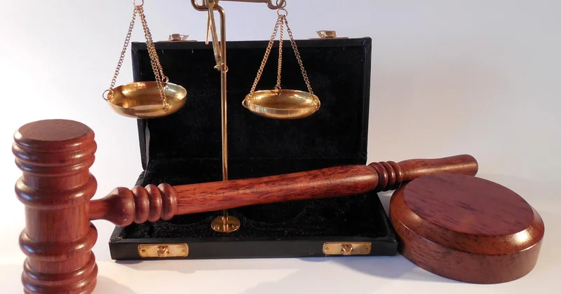 Le mécanisme juridique derrière la distinction